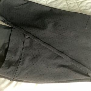 Lululemon  Black Yoga Pant in Size 6